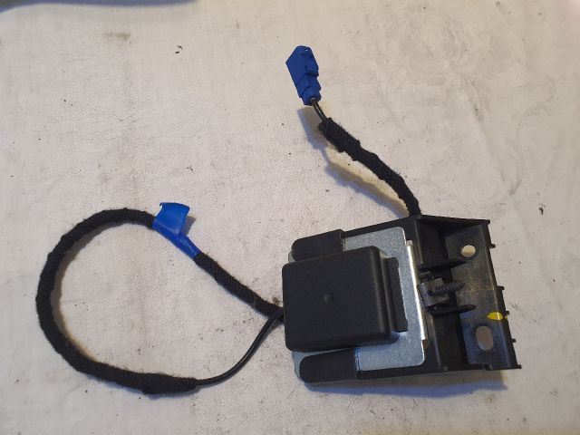 bontott DACIA SANDERO GPS Antenna