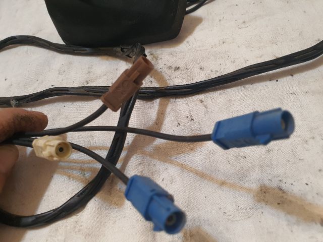 bontott DACIA SANDERO GPS Antenna