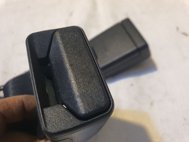 bontott DACIA SANDERO Hátsó középső Biztonsági Öv Csat