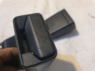 bontott DACIA SANDERO Hátsó középső Biztonsági Öv Csat