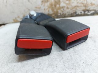 bontott DACIA SANDERO Hátsó középső Biztonsági Öv Csat