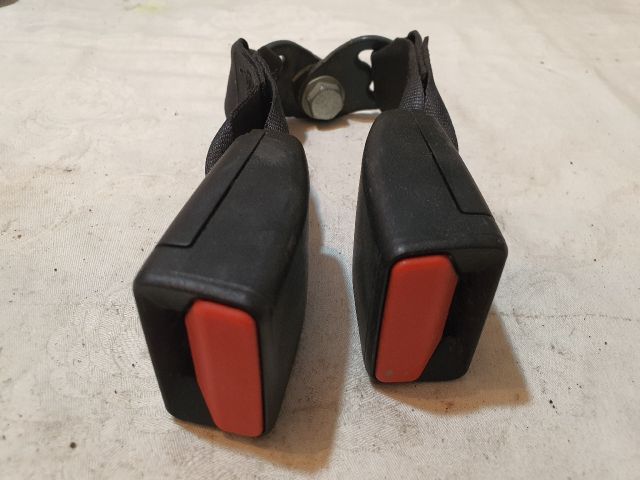 bontott DACIA SANDERO Hátsó középső Biztonsági Öv Csat