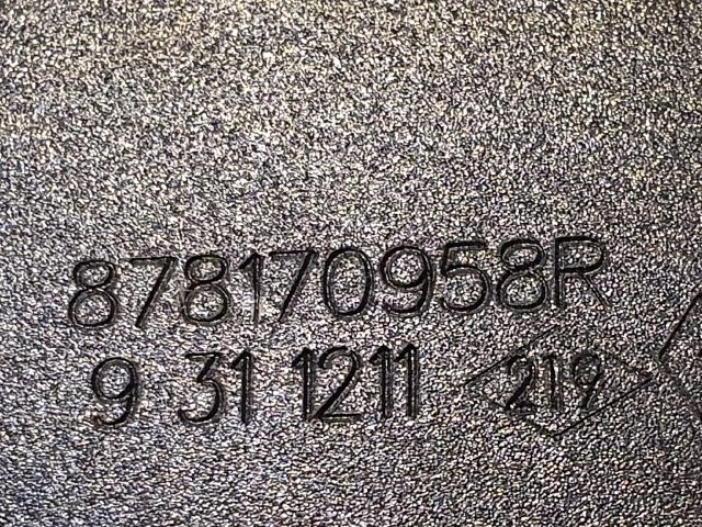 bontott DACIA SANDERO Hátsó középső Biztonsági Öv Csat