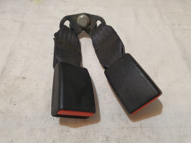 bontott DACIA SANDERO Hátsó középső Biztonsági Öv Csat