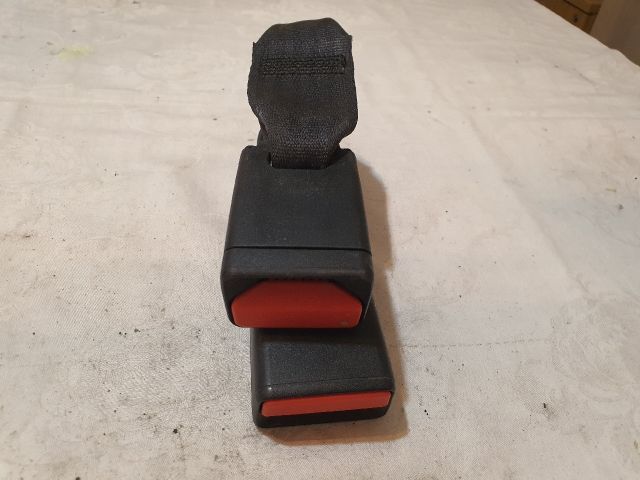 bontott DACIA SANDERO Hátsó középső Biztonsági Öv Csat