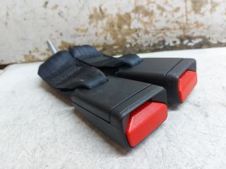 bontott DACIA SANDERO Hátsó középső Biztonsági Öv Csat