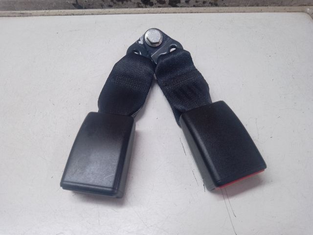 bontott DACIA SANDERO Hátsó középső Biztonsági Öv Csat