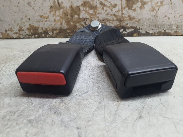 bontott DACIA SANDERO Hátsó középső Biztonsági Öv Csat