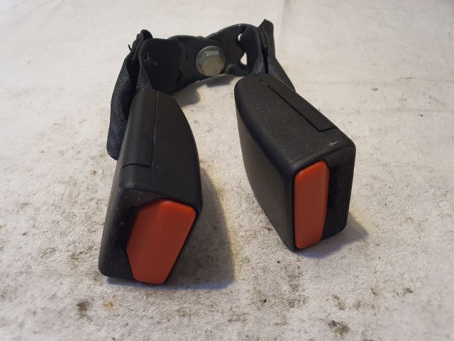 bontott DACIA SANDERO Hátsó középső Biztonsági Öv Csat