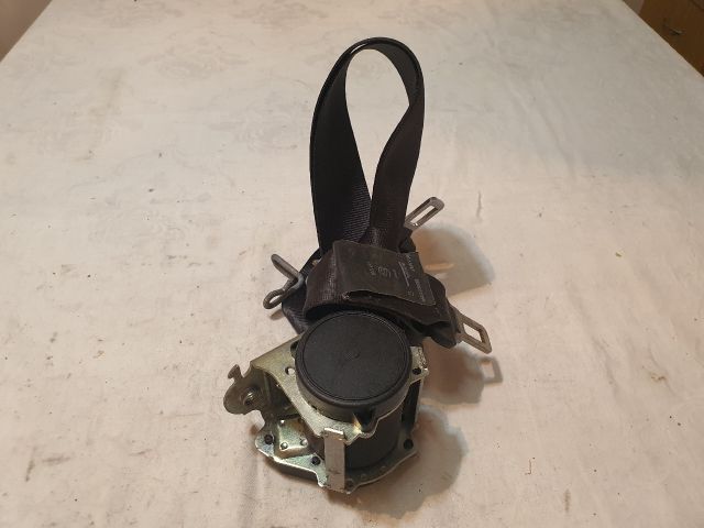 bontott DACIA SANDERO Hátsó középső Biztonsági Öv