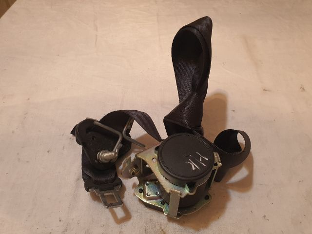 bontott DACIA SANDERO Hátsó középső Biztonsági Öv