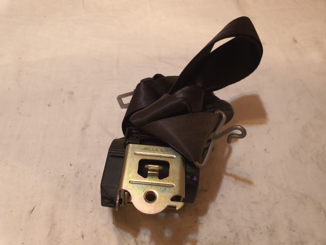 bontott DACIA SANDERO Hátsó középső Biztonsági Öv