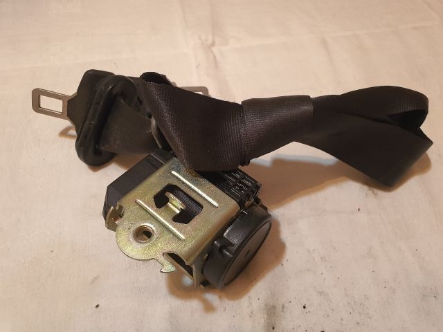 bontott DACIA SANDERO Hátsó középső Biztonsági Öv