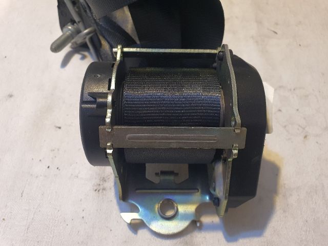 bontott DACIA SANDERO Hátsó középső Biztonsági Öv