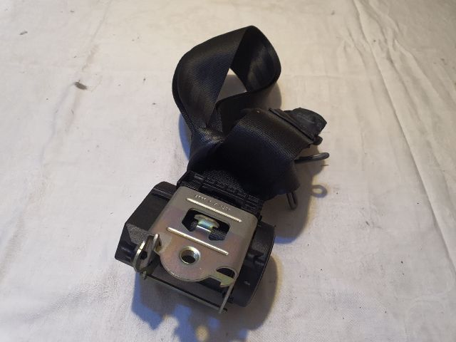 bontott DACIA SANDERO Hátsó középső Biztonsági Öv