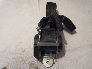 bontott DACIA SANDERO Hátsó középső Biztonsági Öv