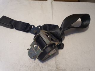 bontott DACIA SANDERO Hátsó középső Biztonsági Öv