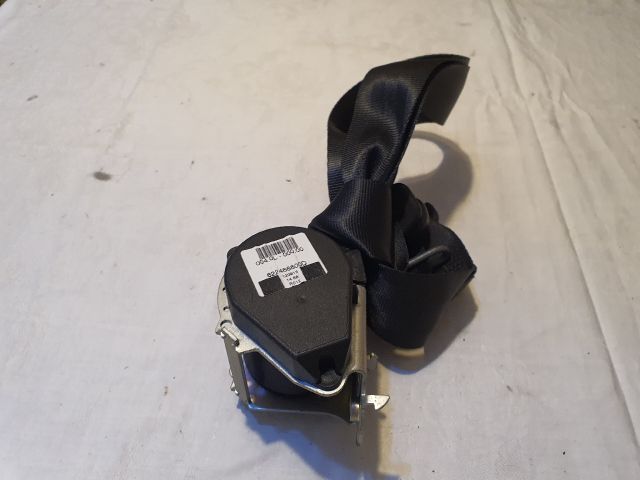 bontott DACIA SANDERO Hátsó középső Biztonsági Öv