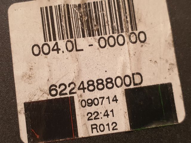 bontott DACIA SANDERO Hátsó középső Biztonsági Öv