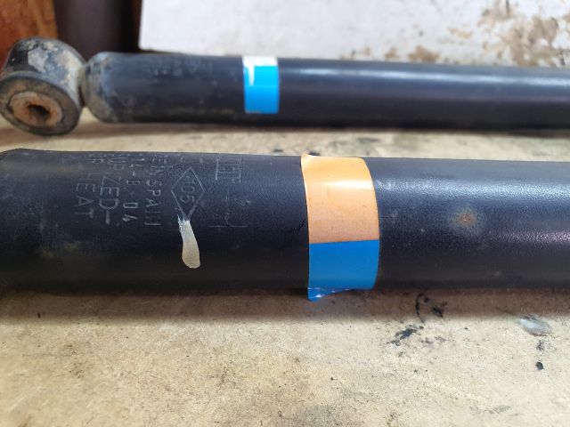 bontott DACIA SANDERO Hátsó Lengéscsillapító Pár