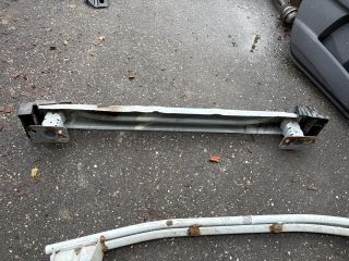 bontott DACIA SANDERO Hátsó Lökhárító Merevítő (Fém)