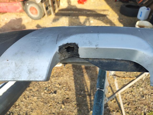 bontott DACIA SANDERO Hátsó Lökhárító (Részeivel)