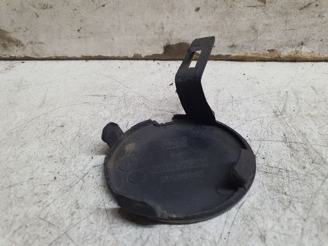 bontott DACIA SANDERO Hátsó Vonószem Burkolat