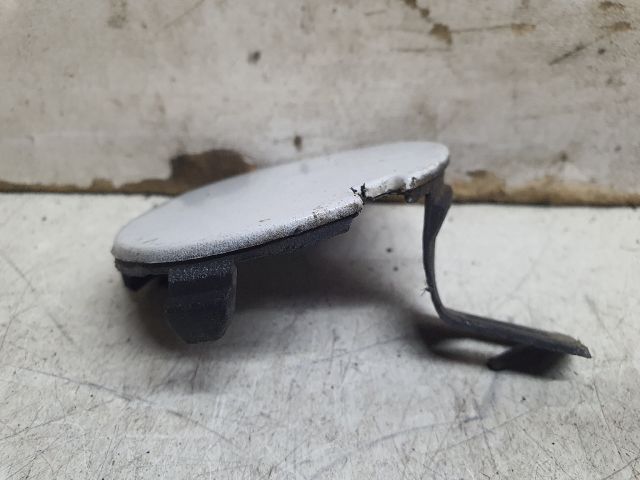 bontott DACIA SANDERO Hátsó Vonószem Burkolat