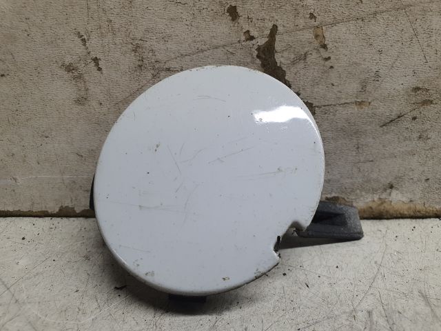 bontott DACIA SANDERO Hátsó Vonószem Burkolat