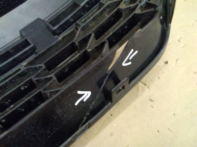 bontott DACIA SANDERO Hűtőrács