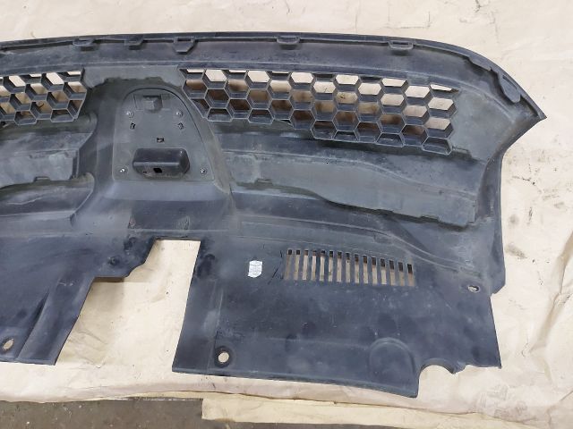 bontott DACIA SANDERO Hűtőrács