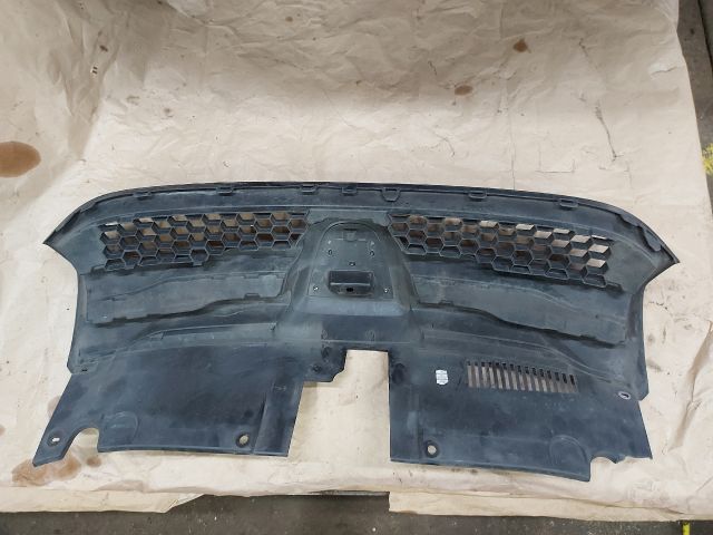 bontott DACIA SANDERO Hűtőrács