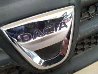 bontott DACIA SANDERO Hűtőrács