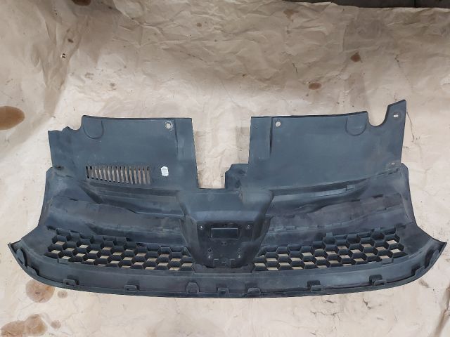 bontott DACIA SANDERO Hűtőrács