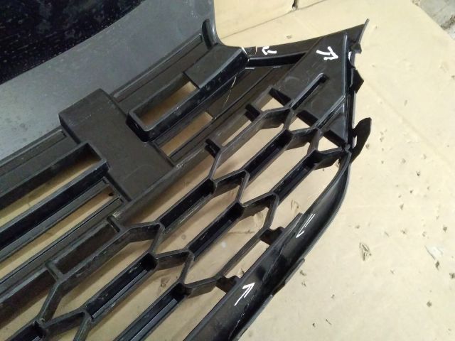 bontott DACIA SANDERO Hűtőrács