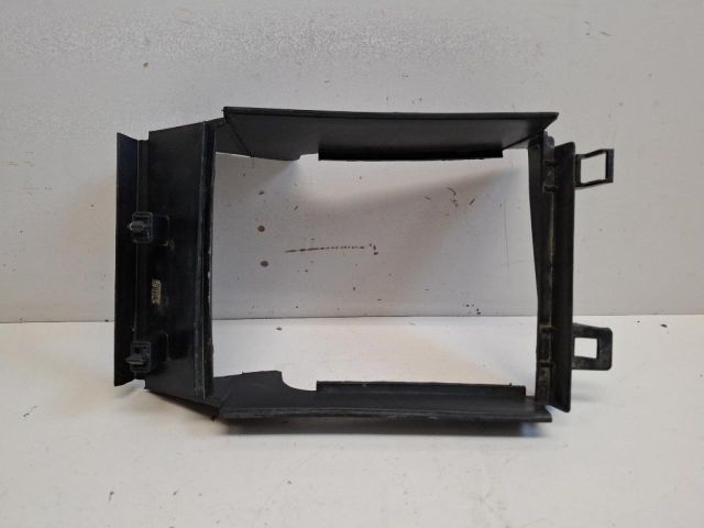 bontott DACIA SANDERO Intercooler Légterelő