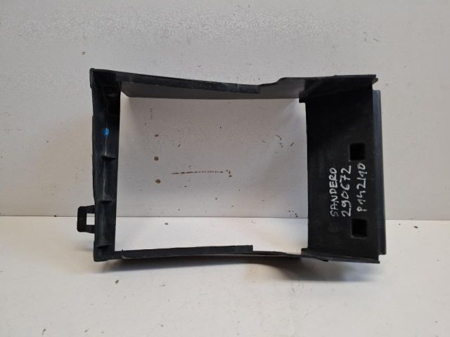 bontott DACIA SANDERO Intercooler Légterelő