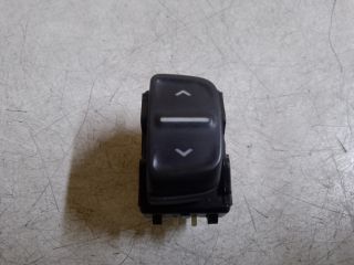 bontott DACIA SANDERO Jobb első Ablakemelő Kapcsoló