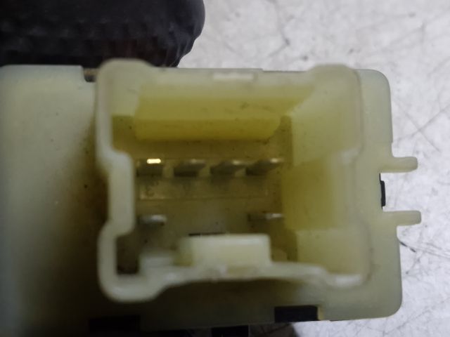 bontott DACIA SANDERO Jobb első Ablakemelő Kapcsoló