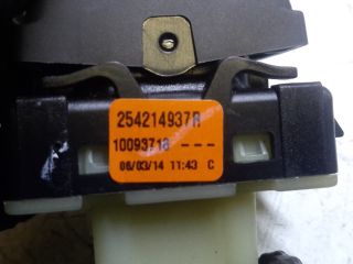 bontott DACIA SANDERO Jobb első Ablakemelő Kapcsoló