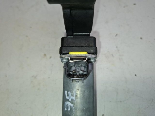 bontott DACIA SANDERO Jobb első Ablakemelő Motor