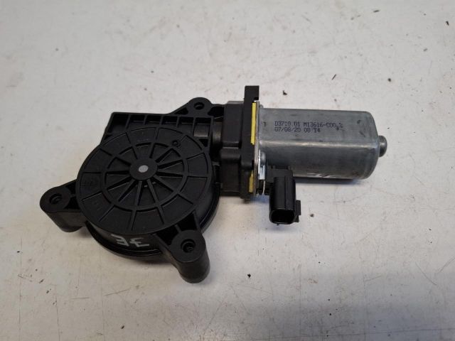 bontott DACIA SANDERO Jobb első Ablakemelő Motor