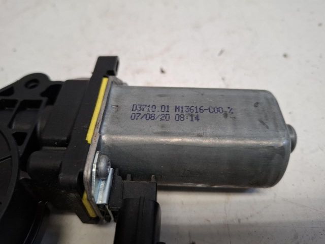 bontott DACIA SANDERO Jobb első Ablakemelő Motor