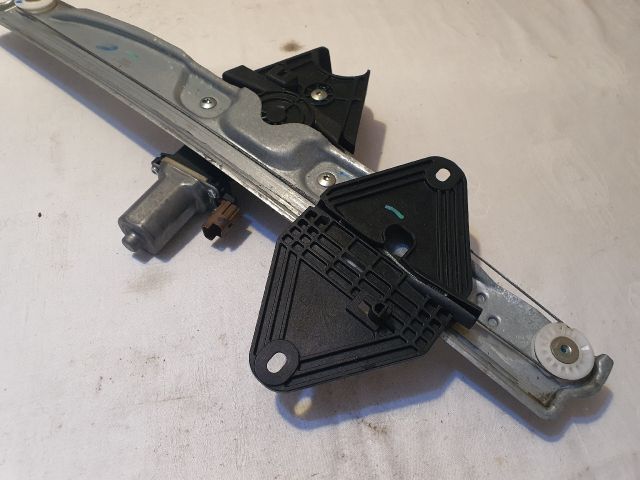 bontott DACIA SANDERO Jobb első Ablakemelő Szerkezet (Elektromos)