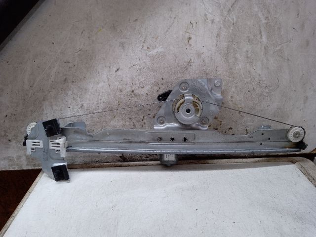 bontott DACIA SANDERO Jobb első Ablakemelő Szerkezet (Elektromos)