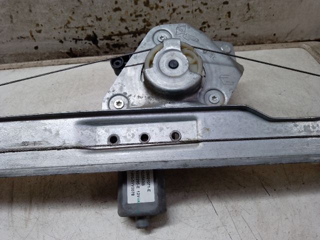 bontott DACIA SANDERO Jobb első Ablakemelő Szerkezet (Elektromos)