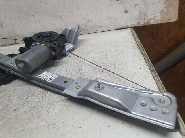 bontott DACIA SANDERO Jobb első Ablakemelő Szerkezet (Elektromos)