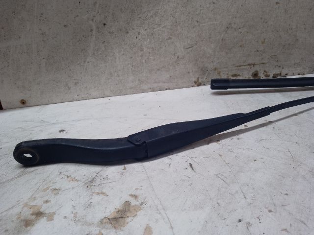 bontott DACIA SANDERO Jobb első Ablaktörlő Kar
