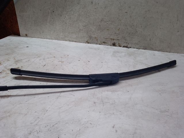 bontott DACIA SANDERO Jobb első Ablaktörlő Kar