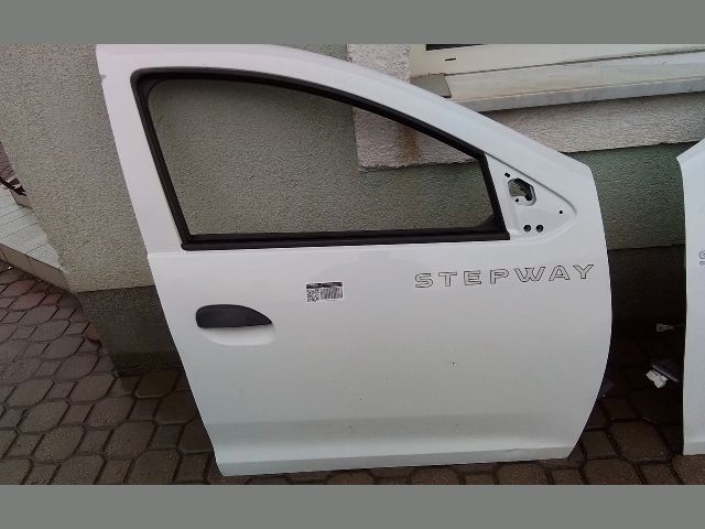 bontott DACIA SANDERO Jobb első Ajtó (Részeivel)